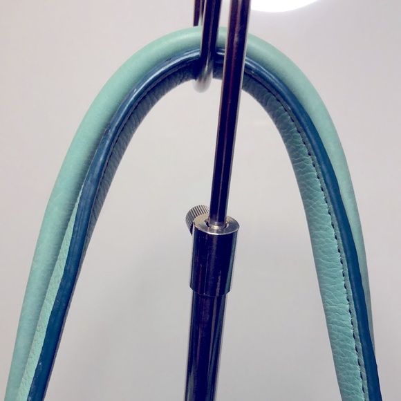 FOSSIL sea foam genuine leather bag. Silver hardware. 3 compartments inside. - Picture 6 of 17